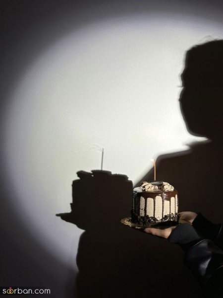  ژست عکس تولد بدون چهره در خانه