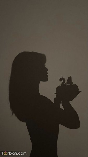  ژست عکس تولد بدون چهره در خانه