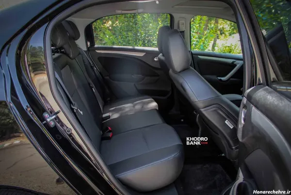  داخل ماشین تارا