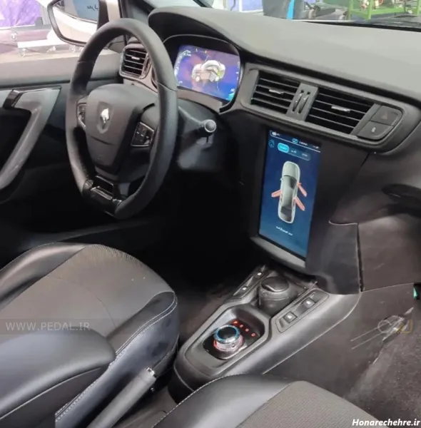  داخل ماشین تارا