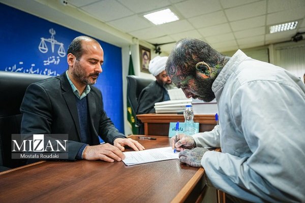  عکس تتلو و مادرش در دادگاه