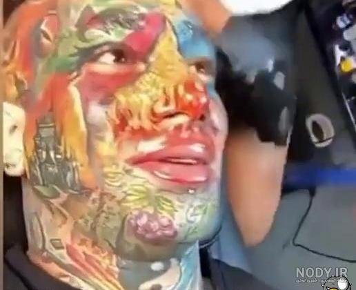  عکس امیر تتلو در حال خالکوبی