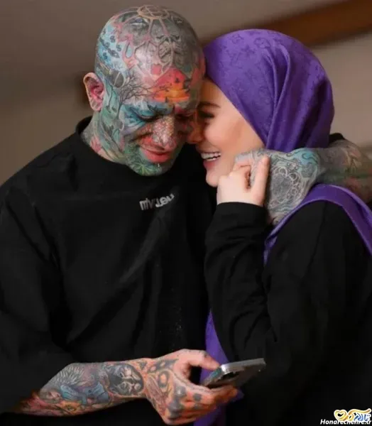 عکس سحر قریشی با تتلو جدید