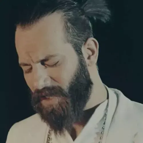  عکس امیر تتلو از پشت