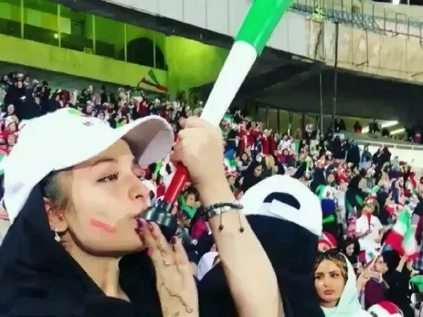  عکس سارا و نیکا در خارج از کشور بی حجاب