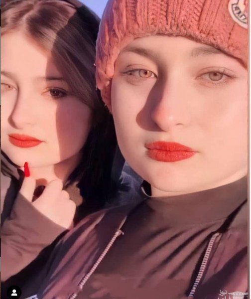  عکس سارا و نیکا در خارج از کشور بی حجاب