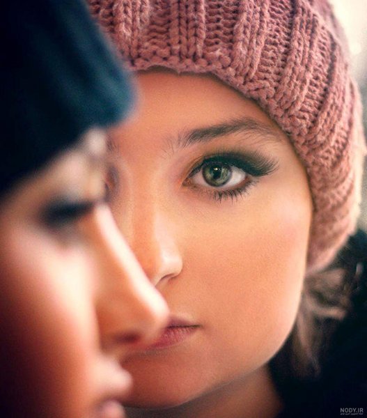  عکس سارا و نیکا در خارج از کشور بی حجاب