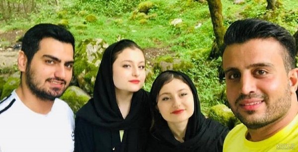 عکس سارا و نیکا در استخر خارج از کشور