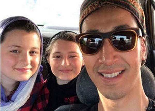  عکس سارا و نیکا در استخر