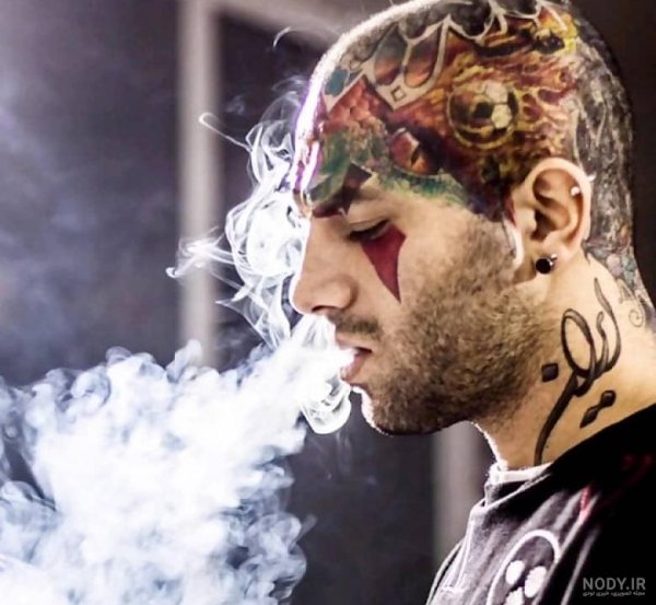  عکس امیر تتلو در حال سیگار کشیدن