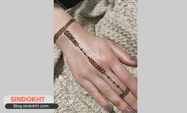  20 عکس نقش حنا ساده دخترانه