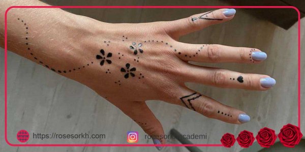  20 عکس نقش حنا ساده دخترانه