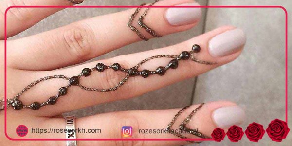  20 عکس نقش حنا ساده دخترانه