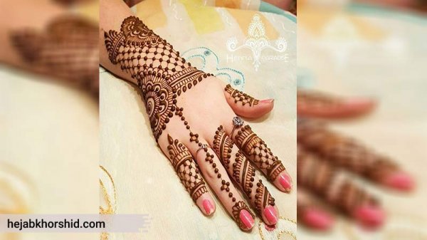  20 عکس نقش حنا ساده دخترانه