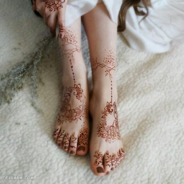  20 عکس نقش حنا ساده دخترانه