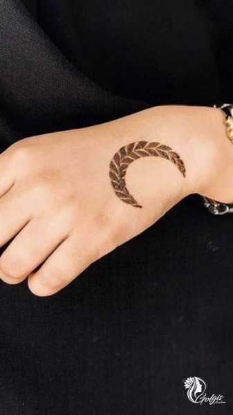  20 عکس نقش حنا ساده دخترانه