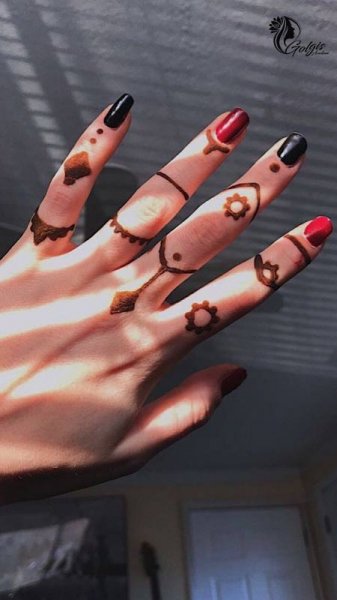  20 عکس نقش حنا ساده دخترانه