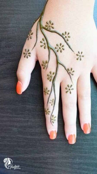  20 عکس نقش حنا ساده دخترانه