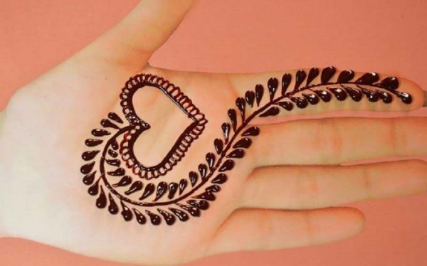  20 عکس نقش حنا ساده دخترانه