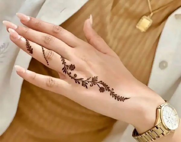  نقش حنا ساده دخترانه