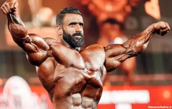  عکس هادی چوپان با همسرش در استخر