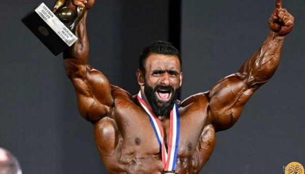  عکس هادی چوپان با لباس