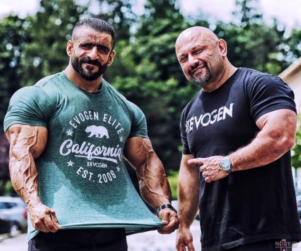  عکس هادی چوپان با لباس