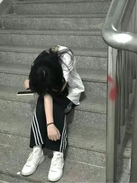  عکس دخترونه شیک و باکلاس برای پروفایل