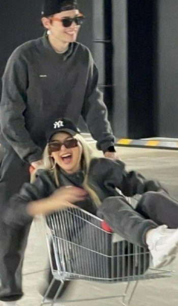  عکس های عاشقانه خارجی و خاک بر سری