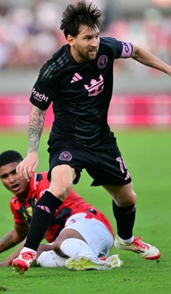  عکس های عاشقانه خارجی و خاک بر سری