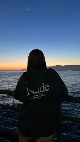  عکس دختر تنها و غمگین برای پروفایل