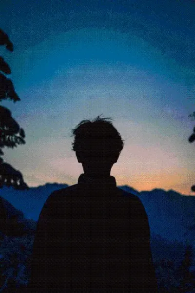  عکس پسر تنها و غمگین