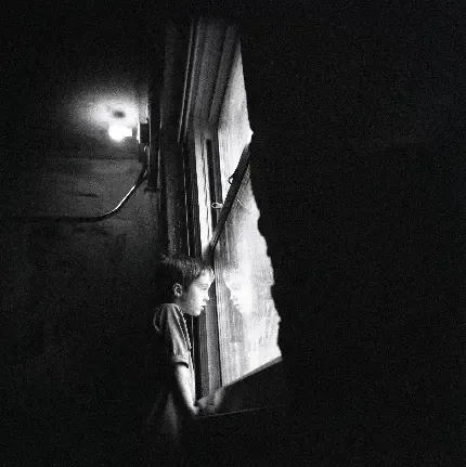  عکس پسر تنها و غمگین