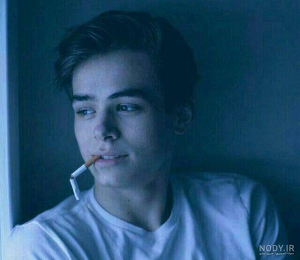 عکس سیگار کشیدن پسر غمگین