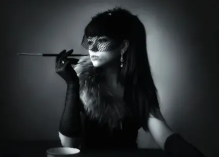  عکس سیگار در دست دختر طبیعی