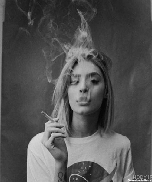 عکس سیگار و مشروب و تنهایی دخترانه