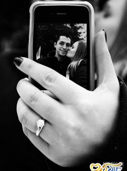  عکس حلقه نامزدی در دست دختر طبیعی