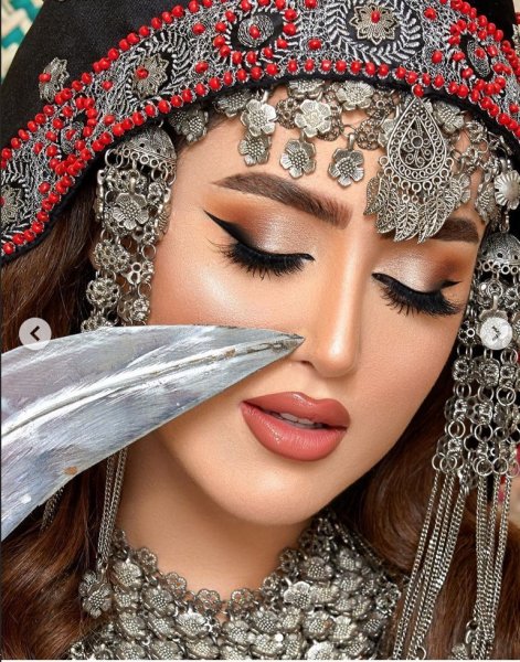 مدل آرایش با لباس افغانی