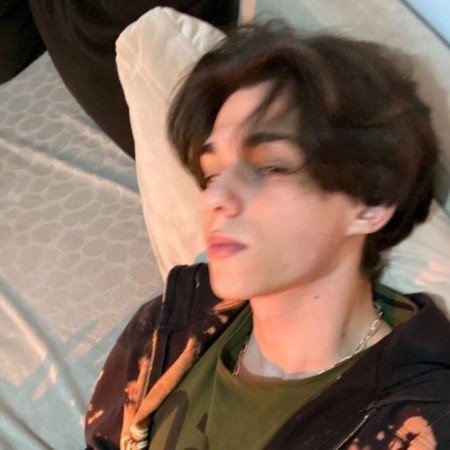  عکس فیک پسرونه 18 ساله واقعی