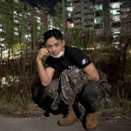  عکس فیک پسرونه 18 ساله مو فرفری