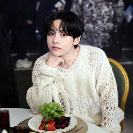  عکس فیک پسرونه 18 ساله مو فرفری