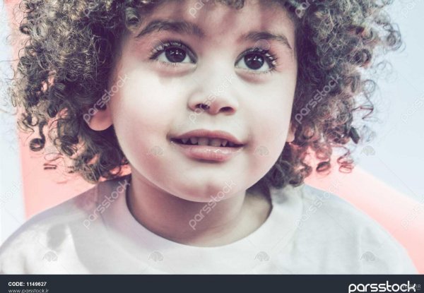  عکس پسر بچه مو فرفری برای پروفایل