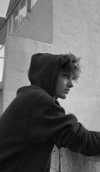  عکس فیک پسرونه ۱۶ ساله