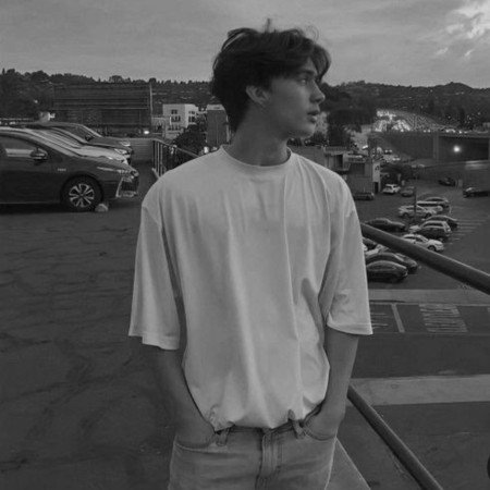  عکس فیک پسرونه ۱۶ ساله