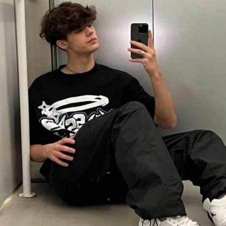  عکس فیک پسرونه ۱۶ ساله