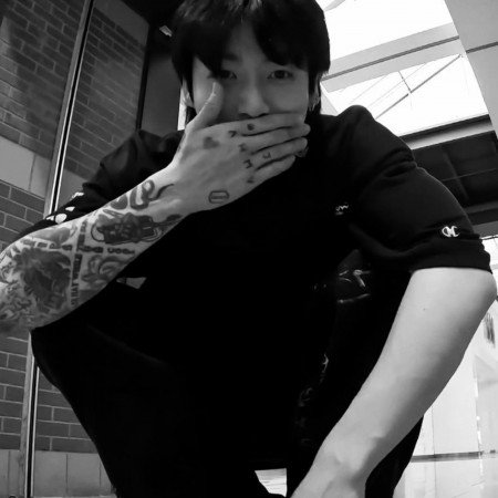  عکس انیمه پسرانه غمگین