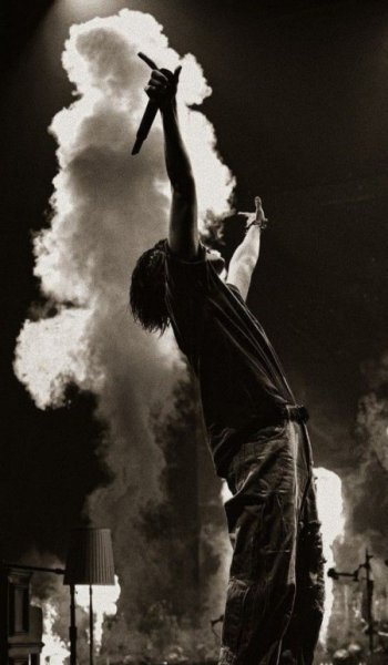  عکس انیمه پسرانه غمگین