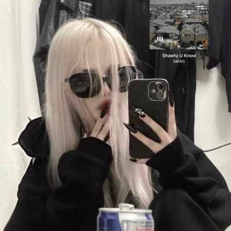  عکس دختر کره ای با گوشی