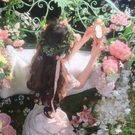  عکس دختر کره ای با گوشی