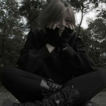  عکس دختر کره ای با گوشی